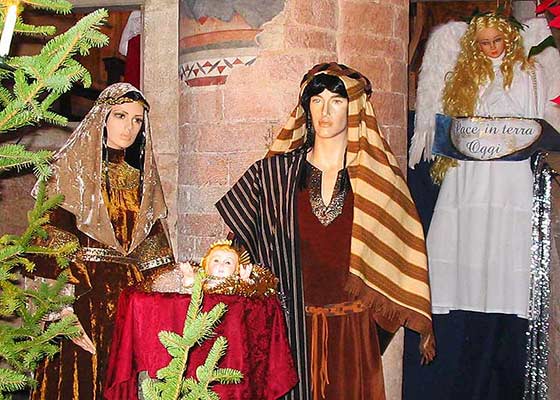 Nativity scene in the Basilica of S. Gregorio - Spoleto