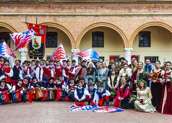 Palio di Ferrara - Costumi di Scena ®